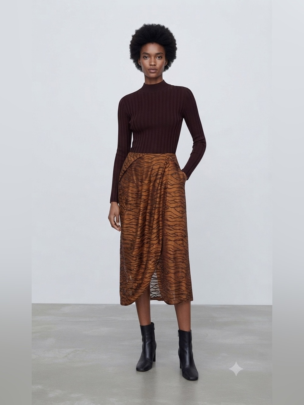 Zara Asymmetrical Brown Patterned Skirt